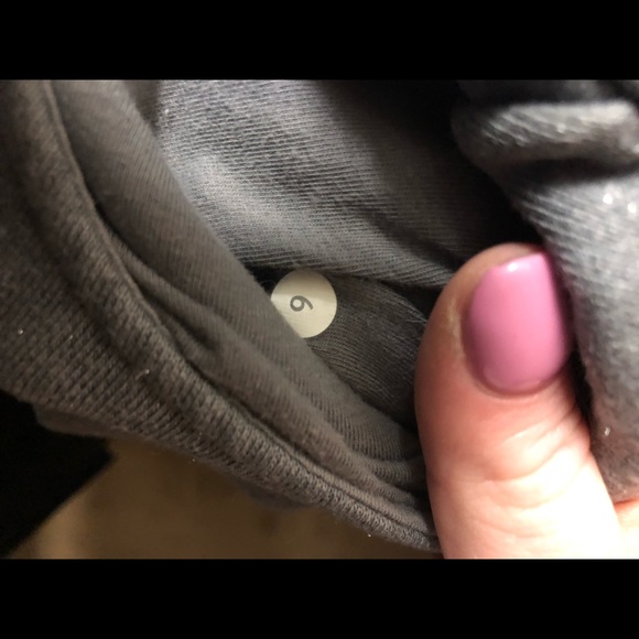 Lululemon Scuba Hoodie | Size 6 - Picture 11 of 12